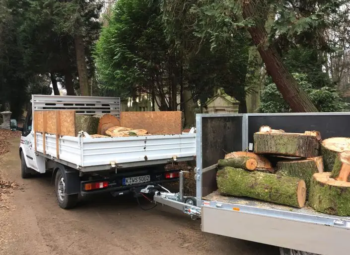 Auf Wunsch transportieren wir das Holz an einen bestimmten Ort Ihrer Wahl