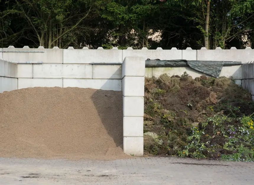 Verschiedene Komposte und Erden